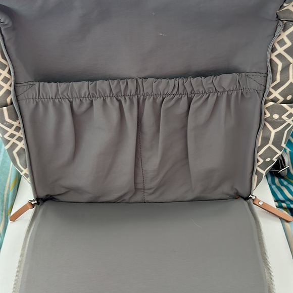 Jual Petunia Pickle Bottom Diaper Bag Boxy Backpack - Picture 5 of 8